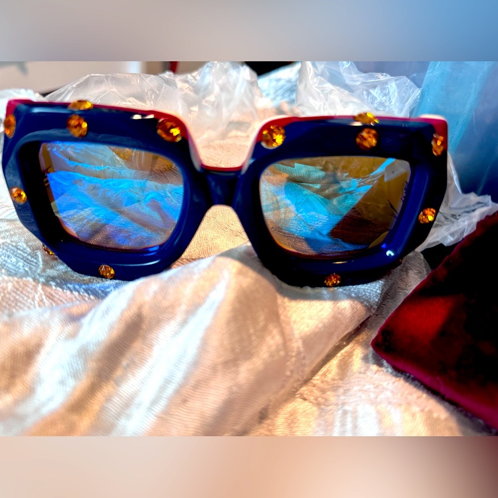 Brand New Authentic Gucci Hollywood Luxury Sunglasses.